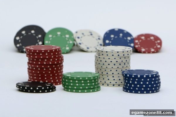 电子游艺场所棋牌攻略：推牌九与百家乐的实战技巧与概率解析